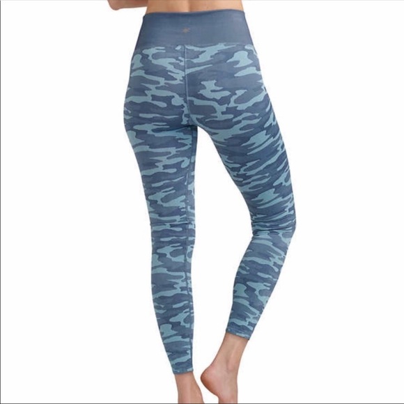 Splendid Ladies' Camo Legging LARGE lounge athletic comfort stretchy Athleisure - Picture 5 of 6